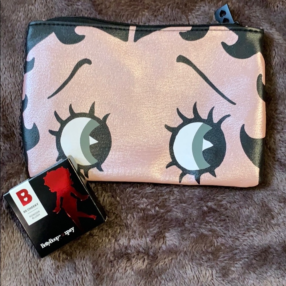 🌟HOST PICK🌟New Betty Boop bag + powder blush